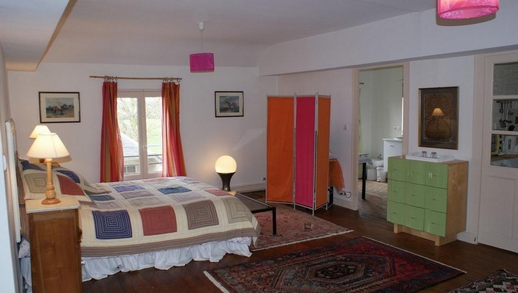 Les Longchamps Bed and Breakfast Neuillé Exterior foto