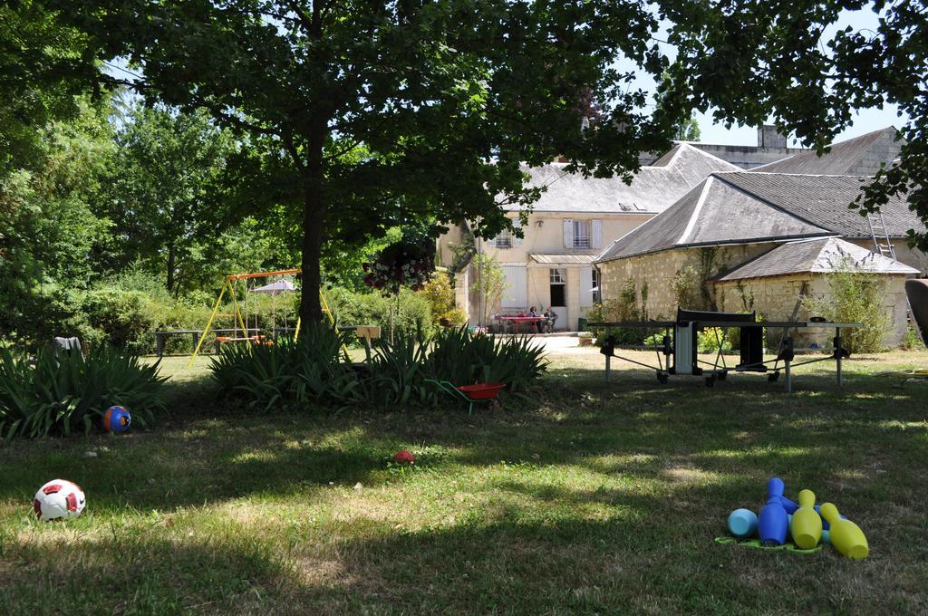 Les Longchamps Bed and Breakfast Neuillé Exterior foto