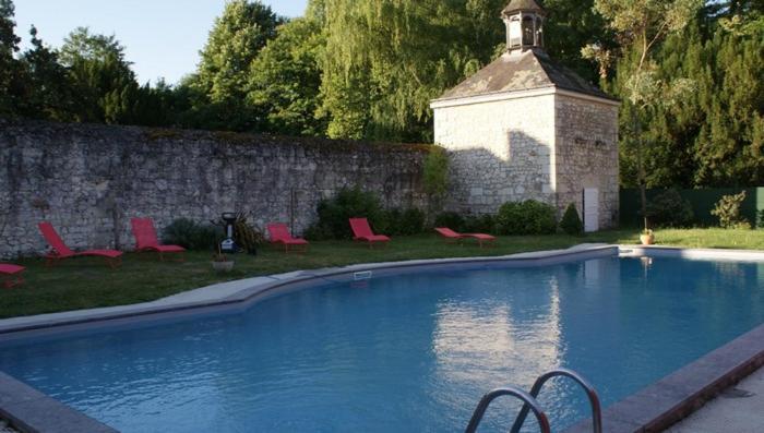 Les Longchamps Bed and Breakfast Neuillé Exterior foto